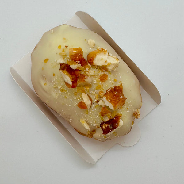 Mini Eclair #01 - Vanilla Cream & Caramelised Cashews