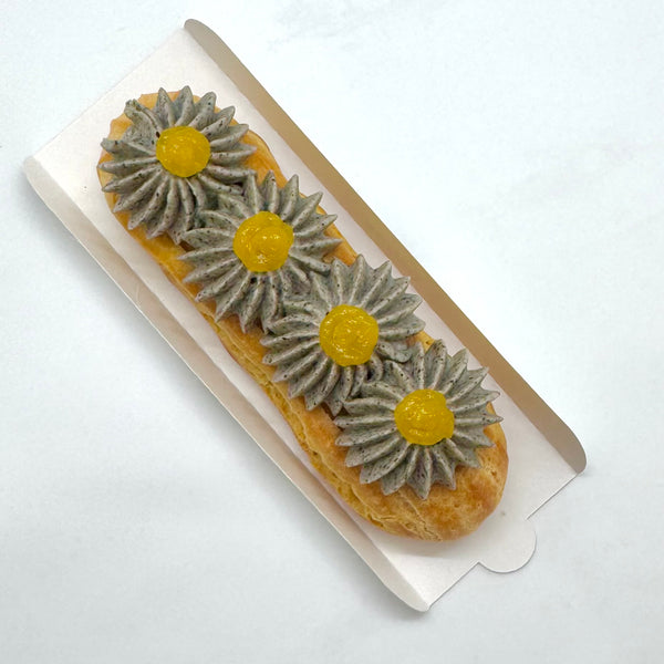 Eclair #69 - Black sesame & mango