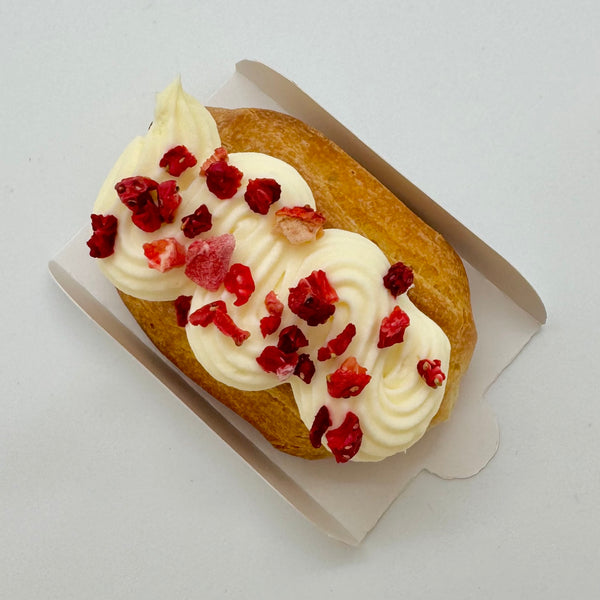 Mini Eclair #05 - Vanilla & Whipped Cream